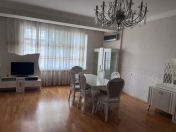 Satılır 4 otaqlı 168 m2 yeni tikili Gənclik m.