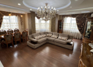 Satılır 4 otaqlı 175 m2 yeni tikili Elmlər Akademiyası m.