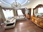 Satılır 4 otaqlı 165 m2 yeni tikili Elmlər Akademiyası m.