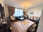 Satılır 2 otaqlı 100 m2 yeni tikili Memar Əcəmi m.