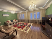 Satılır 4 otaqlı 118 m2 köhnə tikili Binəqədi r.