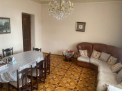 Satılır 2 otaqlı 70 m2 köhnə tikili Gənclik m.