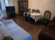 Satılır 3 otaqlı 55 m2 köhnə tikili Memar Əcəmi m.