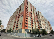 Satılır 2 otaqlı 80 m2 yeni tikili Qara Qarayev m.