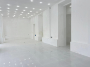 İcarəyə verilir 3 otaqlı 200 m2 obyekt Xətai r.