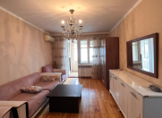 Satılır 2 otaqlı 45 m2 köhnə tikili Elmlər Akademiyası m.