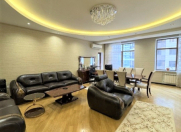 Satılır 5 otaqlı 240 m2 yeni tikili Azərbaycan Dillər Universiteti