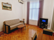 İcarəyə verilir 2 otaqlı 60 m2 köhnə tikili Sahil m.