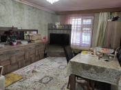 Satılır 3 otaqlı 93 m2 köhnə tikili İnşaatçılar m.