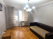 Satılır 2 otaqlı 55 m2 köhnə tikili Şah İsmayıl Xətai m.