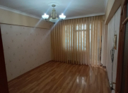 Satılır 4 otaqlı 125 m2 köhnə tikili Yasamal parkı