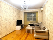 Satılır 2 otaqlı 70 m2 köhnə tikili 8 km