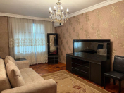 Satılır 3 otaqlı 80 m2 köhnə tikili Xalqlar Dostluğu m.