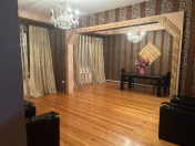 İcarəyə verilir 4 otaqlı 110 m2 köhnə tikili Atatürk parkı