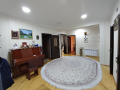 Satılır 3 otaqlı 132 m2 yeni tikili Qara Qarayev m.