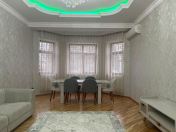 İcarəyə verilir 3 otaqlı 135 m2 yeni tikili Gənclik m.