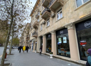 Satılır 3 otaqlı 75 m2 köhnə tikili İçəri Şəhər m.