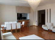 Satılır 4 otaqlı 180 m2 yeni tikili 1 mkr