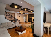Satılır 4 otaqlı 160 m2 yeni tikili İnşaatçılar m.