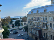 İcarəyə verilir 2 otaqlı 100 m2 köhnə tikili Sahil m.