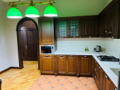 İcarəyə verilir 2 otaqlı 100 m2 köhnə tikili Sahil m.