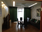 İcarəyə verilir 3 otaqlı 139 m2 yeni tikili Nizami m.