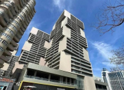 Satılır 2 otaqlı 100 m2 yeni tikili Nizami m.