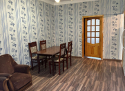 İcarəyə verilir 3 otaqlı 80 m2 köhnə tikili Memar Əcəmi m.