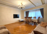 Satılır 3 otaqlı 85 m2 köhnə tikili Badamdar