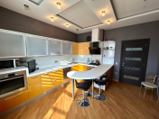 İcarəyə verilir 2 otaqlı 115 m2 yeni tikili Şah İsmayıl Xətai m.