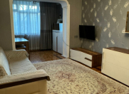 Satılır 3 otaqlı 70 m2 köhnə tikili 8 Noyabr m.