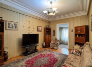 Satılır 3 otaqlı 140 m2 köhnə tikili Şah İsmayıl Xətai m.