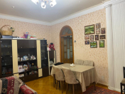 Satılır 2 otaqlı 65 m2 köhnə tikili Neftçilər m.