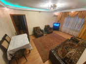 İcarəyə verilir 2 otaqlı 45 m2 köhnə tikili Elmlər Akademiyası m.