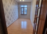 Satılır 3 otaqlı 85 m2 köhnə tikili Gənclik m.