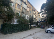 Satılır 2 otaqlı 45 m2 köhnə tikili 1 mkr