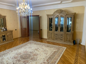 Satılır 4 otaqlı 171 m2 yeni tikili Gənclik m.