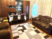 Satılır 2 otaqlı 70 m2 köhnə tikili Qara Qarayev m.