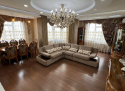 Satılır 4 otaqlı 160 m2 yeni tikili Elmlər Akademiyası m.