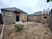 Satılır 4 otaqlı 92 m2 həyət evi Binə