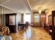 Satılır 4 otaqlı 180 m2 yeni tikili Elmlər Akademiyası m.