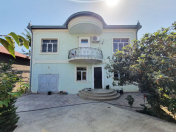 Satılır 8 otaqlı 310 m2 villa Badamdar