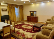 İcarəyə verilir 3 otaqlı 140 m2 yeni tikili Nizami m.