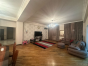 Satılır 4 otaqlı 220 m2 yeni tikili İnşaatçılar m.