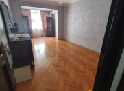 Satılır 2 otaqlı 60 m2 köhnə tikili Xalqlar Dostluğu m.