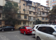 Satılır 1 otaqlı 35 m2 köhnə tikili İnşaatçılar m.