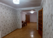 Satılır 2 otaqlı 70 m2 köhnə tikili Bakıxanov