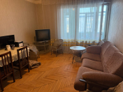 Satılır 2 otaqlı 65 m2 köhnə tikili Gənclik m.