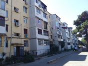 Satılır 3 otaqlı 50 m2 köhnə tikili 8 km