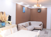 Satılır 3 otaqlı 80 m2 köhnə tikili Gənclik m.